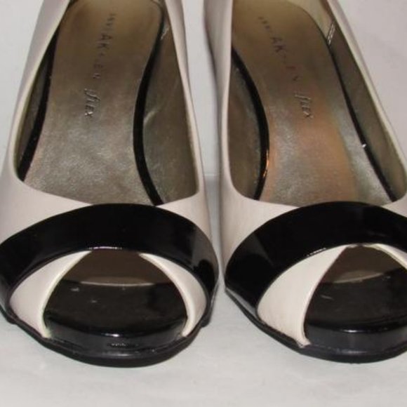Anne Klein Ivory Black Patent Leather Peep Toe - Picture 4 of 12